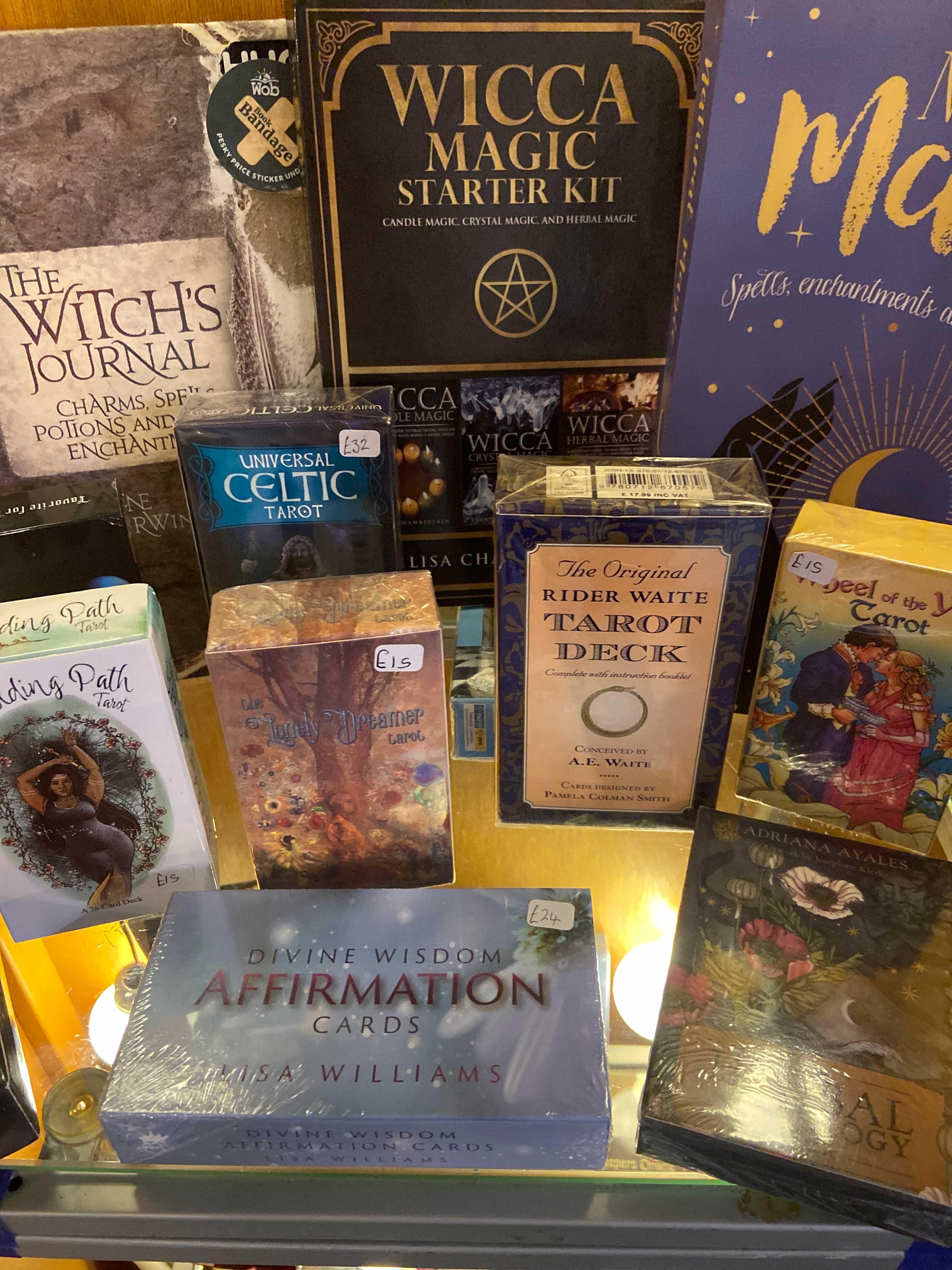 6 Tarot & Oracle cards & Spell books 